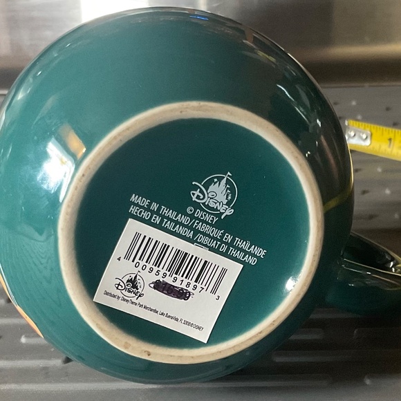 CHRISTMAS DISNEY COLLECTOR MUG brand new - Picture 4 of 7